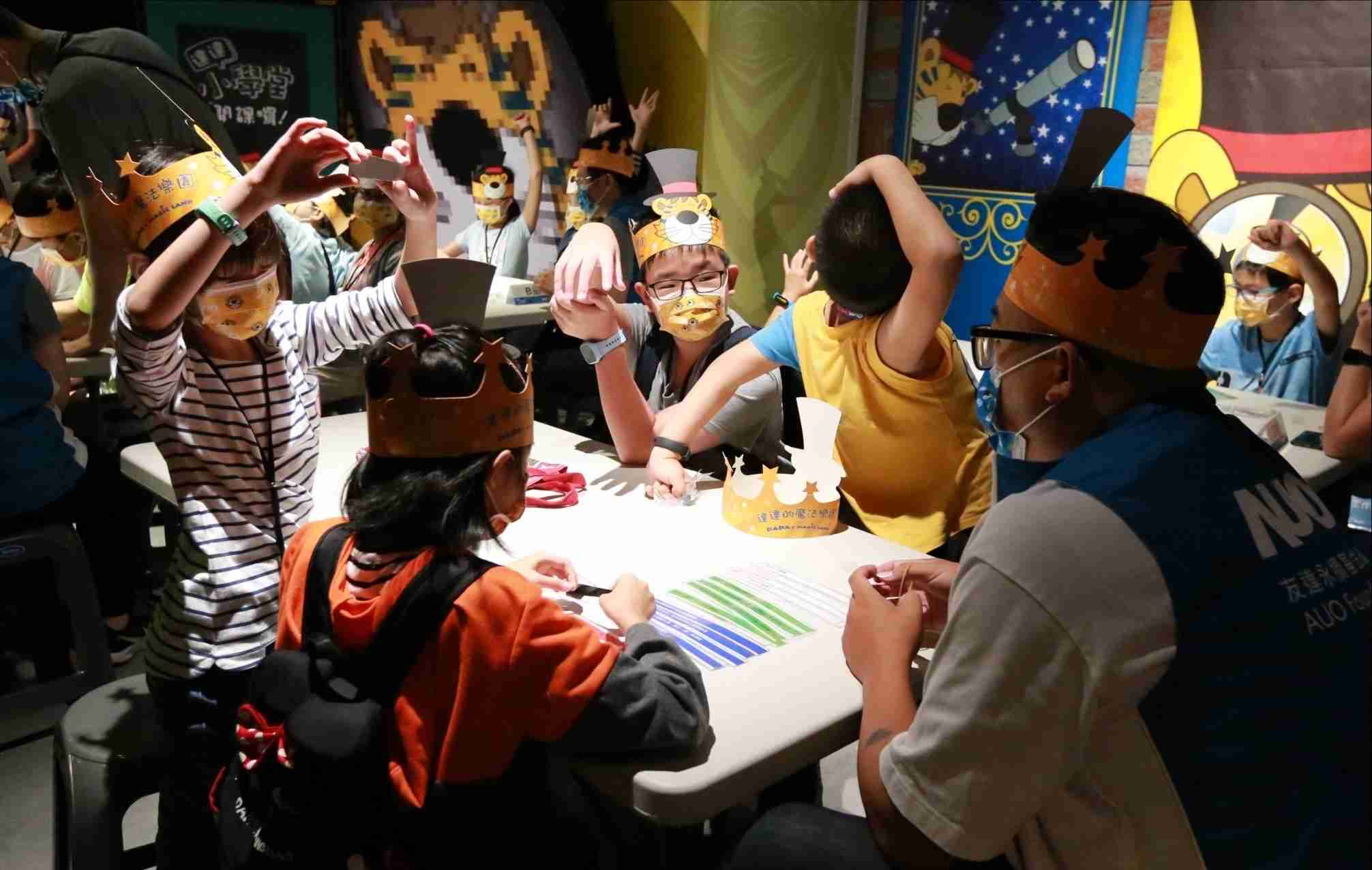 壹号平台以永续理念推动全人教育计划，，，内外结盟储备科普教育人才，，，，荣获亚太永续行动奖社会共融面的金奖肯定