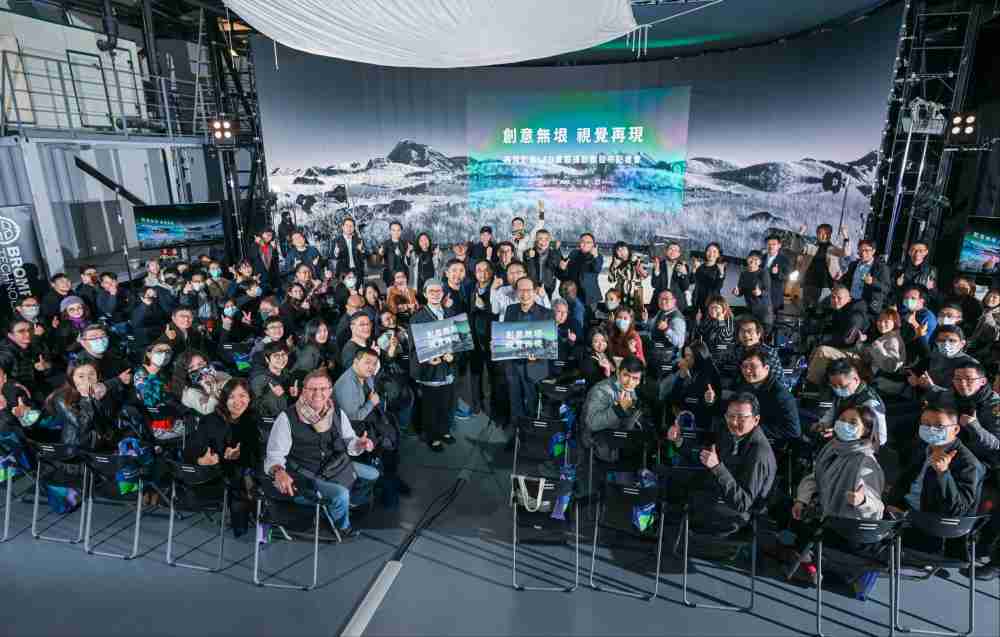 再现影像LED虚拟制作摄影棚整合拍摄场景、、、、内容制作、、技术指导到设备租借一站式服务，，可望提升LED虚拟制作的影视效能，，，，进而产出更多高质量细致作品