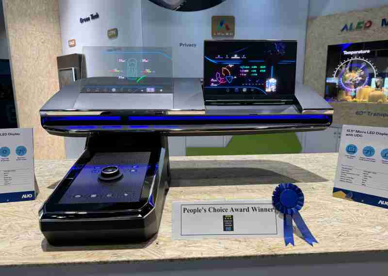 壹号平台车用Micro LED Display HMI解决方案获”最佳车用显示奖”，，，，以用户为中心开发，，，针对前座驾驶与乘客设计兼具娱乐与安全的高画质屏幕，，，，包含车舱前座的Micro LED透明屏幕及全球首款内建镜头的智慧Micro LED显示器